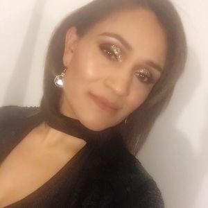 Meet your Posher, Amparo